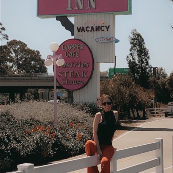 Meet your Posher, Kristin - Picture 15 of 16